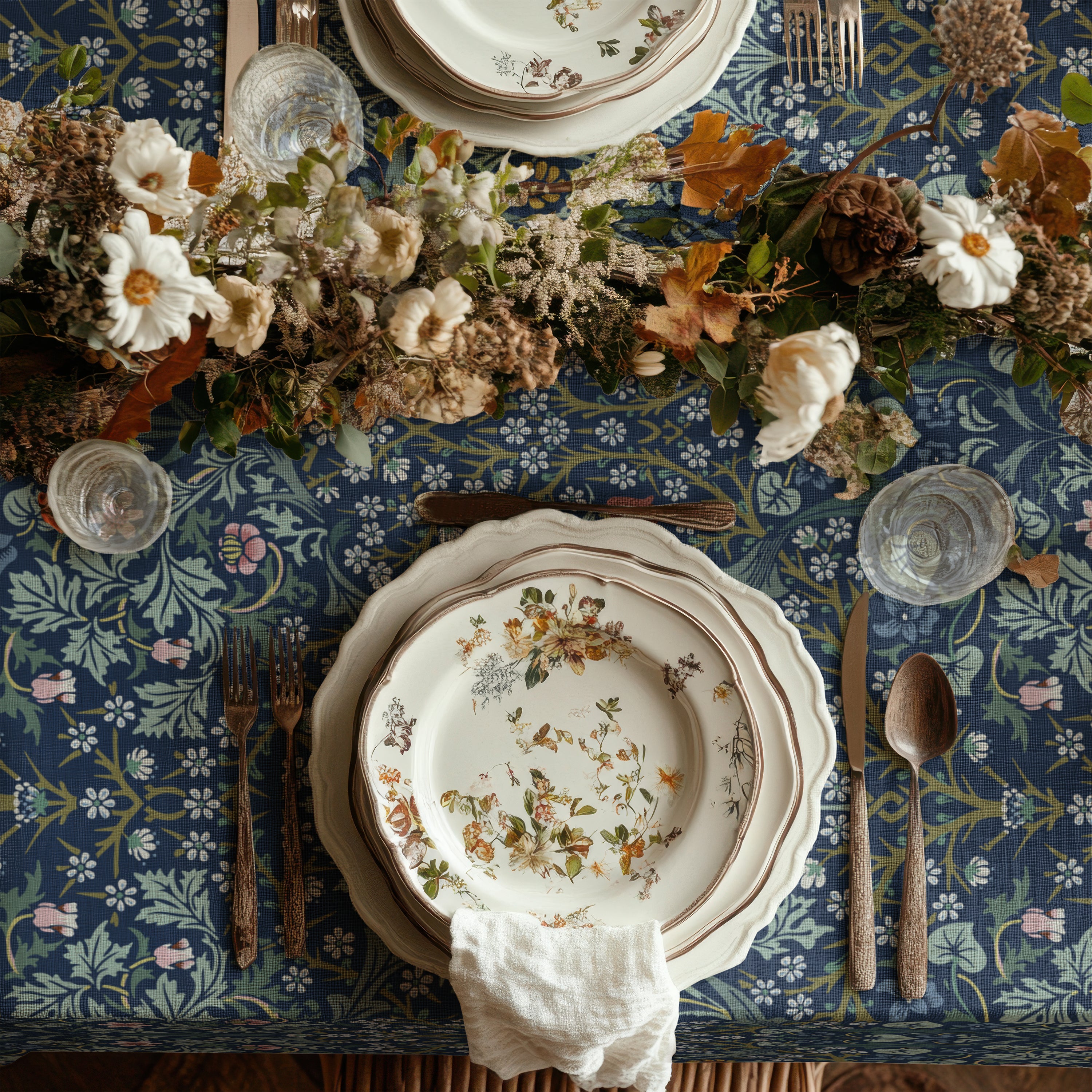William Morris Tablecloth - BLACKTHORN