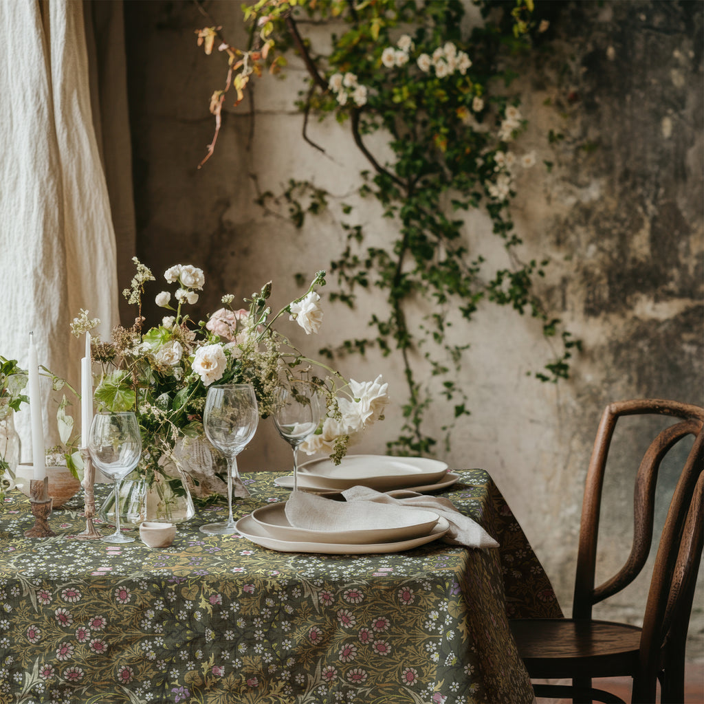 William Morris Tablecloth - BLACKTHORN