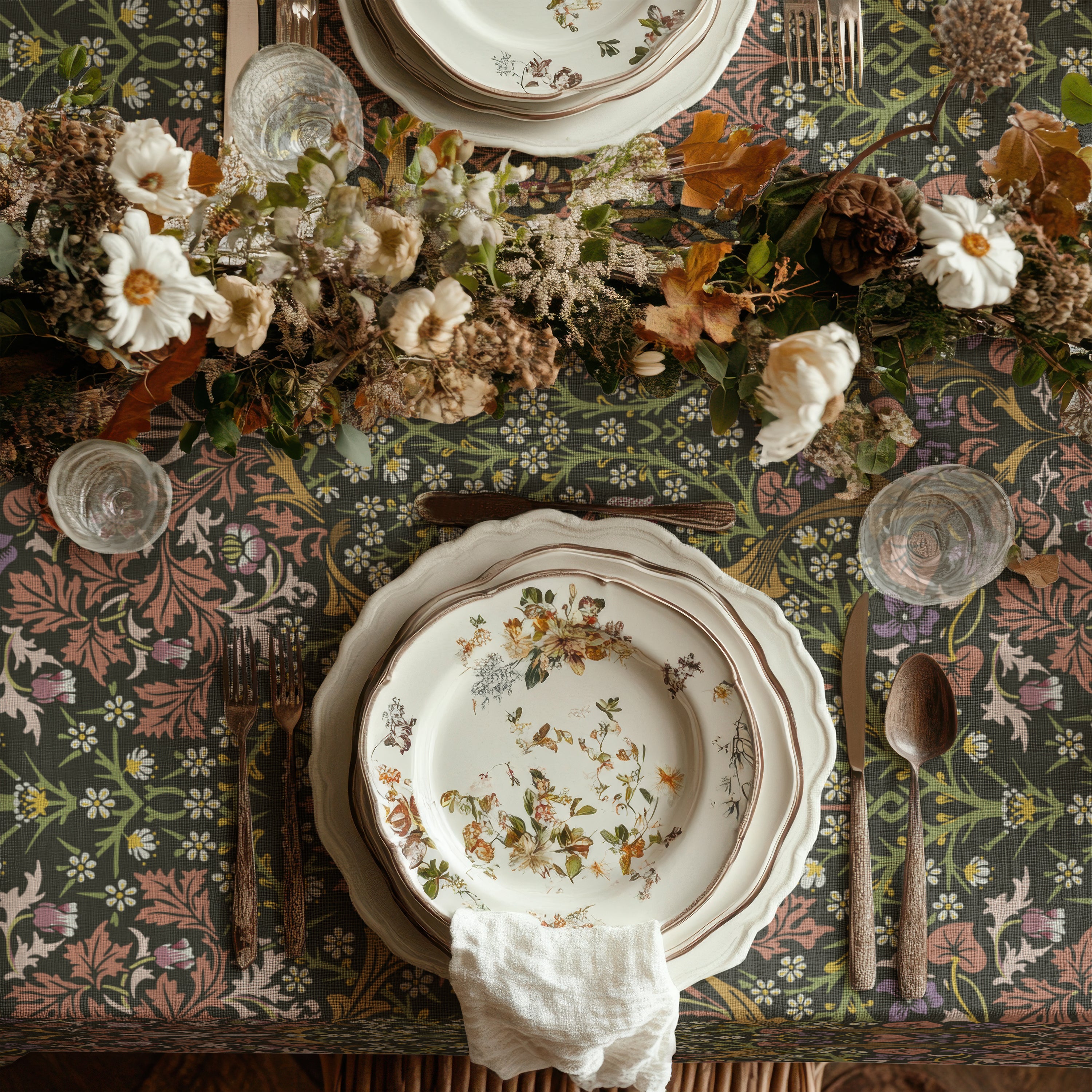 William Morris Tablecloth - BLACKTHORN